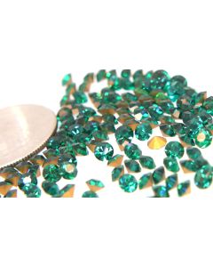 Swarovski 1100 Chaton, Round Rhinestones 31pp Emerald Pointed Back Gold Foiled - 8 Pcs
