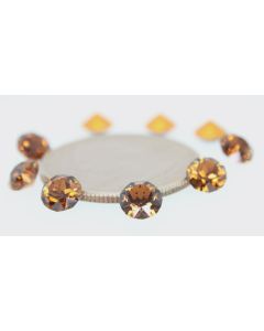 Swarovski 1200 Dentelle, Round Rhinestones 26ss Smoke Topaz Pointed Back Gold Foiled - 4 Pcs