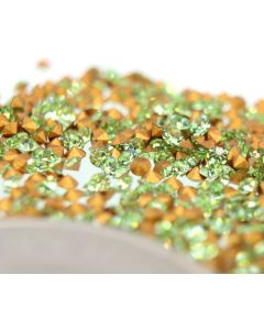 Swarovski 1100 Chaton, Round Rhinestones 05pp Peridot Pointed Back Gold Foiled - 12 Pcs